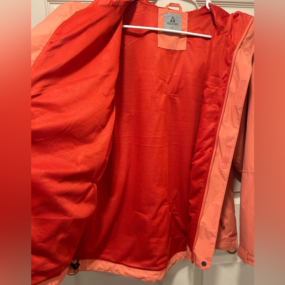 Women's Coral Hooded Jacket - Picture 7 of 9